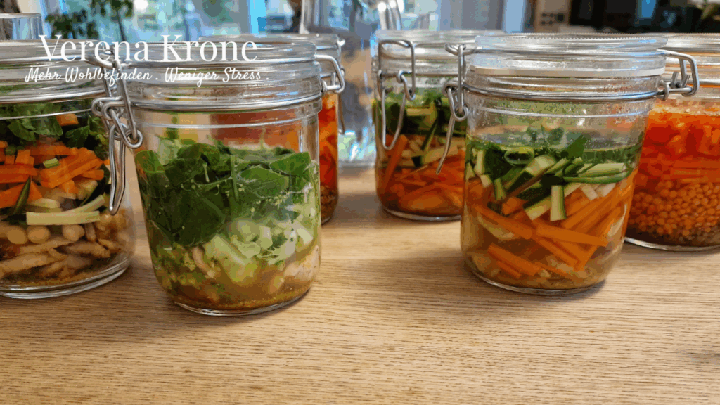 Gesunde Instant Suppen 6 Rezepte für dein schnelles Mittagessen im Glas